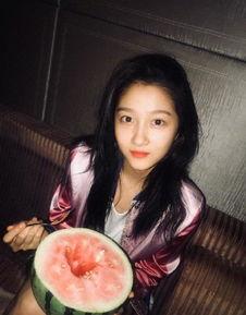 关晓彤每日吃瓜爆料,娱乐圈幕后故事大揭秘